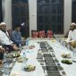 Beberapa pengasuh/perwakilan dari 5 pesantren saat keluarkan himbauan di Ponpes Al Hamidy Pamekasan, Madura.