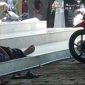 Seorang kakek yang ditemukan warga telah meninggal dunia dalam kondisi terlentang diteras masjid. 