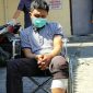 Pelaku dalam kondisi tak berdaya usai ditembak kakinya dan diamankan di Mapolres Pamekasan. 