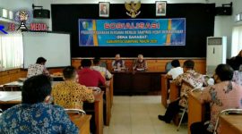 Berlangsungnya kegiatan Sosialisasi Pengelolaan Gema Sahabat ke 12 Desa, di aula kantor DPMD Sampang. 