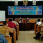 Berlangsungnya kegiatan Sosialisasi Pengelolaan Gema Sahabat ke 12 Desa, di aula kantor DPMD Sampang. 
