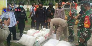 Personel Gabungan TNI-Polri Gagalkan Penyeludupan Miras Diperbatasan Taluda’a