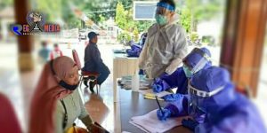 100 Pedagang Pasar Antri Baru Cimahi di Swab Test