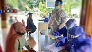 100 Pedagang Pasar Antri Baru Cimahi di Swab Test