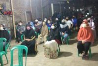 Warga Tani Mulya yang akan dikarantina pasca ada yang positif Covid-19.