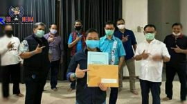 Penyerahan secara virtual melalui aplikasi Zoom oleh Menkumham Yasonna Laoly kepada Ketua Umum Partai Gelora Indonesia Muhammad Anis Matta di Jakarta.