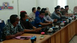 Saat berlangsungnya mediasi antara warga dua kecamatan di Aceh Selatan. 