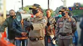 Walikota Cimahi (Ajay M Priatna) mengumumkan langsung dibukanya Pasar Antri Baru. 