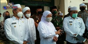 Gubernur Jatim; Cegah Covid-19 “Jangan Sampai Masuk Pesantren”