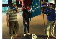 HIMAKOM UNG saat melakukan aksi penggalangan dana untuk korban banjir.