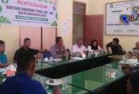 Saat berlangsungnya rapat penyaluran BLT ADD di kantor Keuchik Gampong Gunung Cut. 