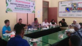 Saat berlangsungnya rapat penyaluran BLT ADD di kantor Keuchik Gampong Gunung Cut. 