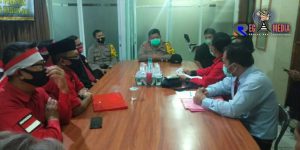 Kader PDIP Tuntut Pelaku Pembakaran Bendera Ke Polres Cimahi