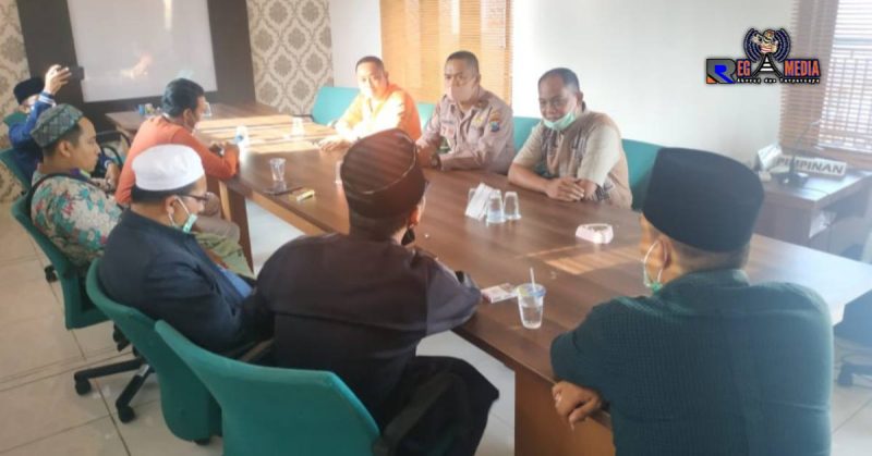 Perwakilan alumni saat mendatangi Mapolres Pamekasan, Minggu (7/6/2020).