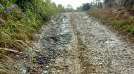 Salah satu foto gambaran jalan di Desa Banyoneng Laok