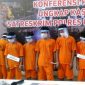 8 tersangka pemerkosaan di Kecamatan Kokop saat diamankan di Mapolres Bangkalan
