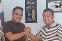 Acong Latif disambut Dirut Rega Media News saat berkunjung ke kantor redaksi Sabtu (4/7/20)