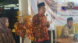 Ketua Said Abdullah Institute Kabupaten Bangkalan Syafi'. (tengah) 