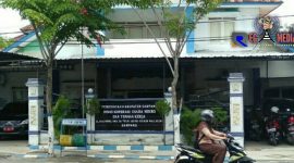 Kantor Dinas Koperasi Usaha Mikro dan Tenaga Kerja (Diskumnaker) Kabupaten Sampang. 