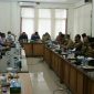 Saat berlangsungnya temu ramah Tim pansus DPRA Provinsi Aceh dengan Pemerintah Daerah Kabupaten Aceh Selatan di ruang rapat Setdakab lantai II, kantor Bupati Aceh Selatan. 
