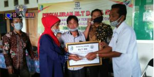 Pemdes Tobai Barat Sampang Salurkan BLT Dana Desa Tahap II