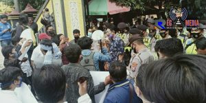 Soroti Pelayanan & Dugaan Pungli, Gempar Demo Dispendukcapil Bangkalan