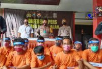 Konferensi Pers Polres Bangkalan dalam pengungkapan kasus kriminal, salah satunya kasus asusila. 