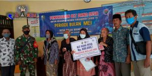 Pemdes Pulau Mandangin Salurkan BLT-DD Tahap II Kepada 365 KPM