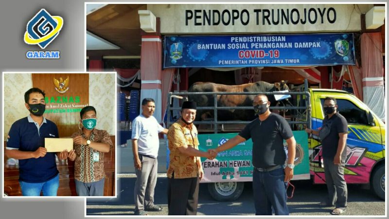Manager PT GARAM (Persero) Area Sampang (Ahmad Faisol,  ST) saat menyerahkan bantuan hewan qurban di Pendopo Trunojoyo Bupati Sampang dan penyerahan infaq ke kantor Baznas Kab. Sampang. 