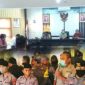 Massa saat menyampaikan aspirasi