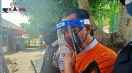 Tersangka pencabulan bernisial MS saat digiring petugas
