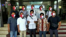 Gas Jatim ketika melakukan konferensi Pers di depan Kantor Gubernur Jatim