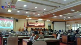Terlihat kursi kosong tidak ditempati pasca berlangsungnya rapat paripurna di ruang rapat kantor DPRD Bangkalan.