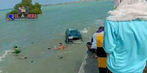 Mobil Carry Berpenumpang Terjun Ke Laut Camplong Sampang