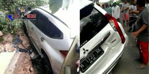 Pajero Sport di Sampang Nyaris Nyungsep Ke Sungai