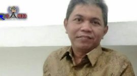 Wakil Kepala Kantor Sentral Pengolahan Pos Bandung (Burhanudin). 