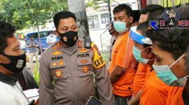 Kapolres Bangkalan (AKBP Rama Samtama Putra) saat meminta ketarangan langsung kepada para tersangka kasus narkoba.