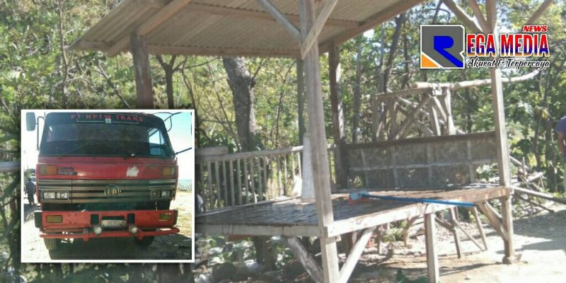 Truk dan gardu tempat seorang sopir yang ditemukan tewas di Camplong, Sampang.