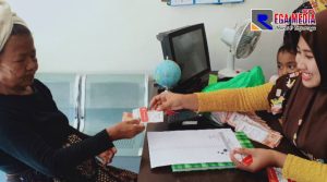 Ratusan Warga Desa Gunung Rancak Cairkan Bantuan Tunai BPNT Non PKH