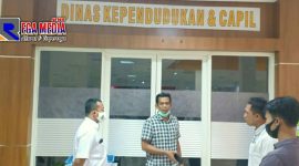 Anggota Komisi A DPRD Bangkalan saat melakukan sidak ke Mall Pelayanan Publik di Bangkalan Plaza.