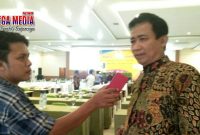 Plt. Kepala Dinas Pemberdayaan Masyarakat dan Desa (DPMD) Kabupaten Sampang (Suhanto), saat diwawancara. 