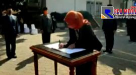 Penandatanganan Surat Keputusan (SK) rotasi pejabat dilingkungan Pemkot Cimahi.