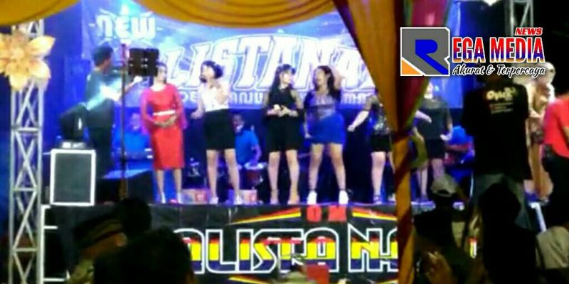 Berlangsungnya orkes dangdut di Desa Tanjung Jati, Kecamatan Kamal, Bangkalan.