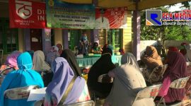 Saat berlangsungnya pelatihan keterampilan macrame bagi ibu-ibu rumah tangga oleh Pengabdian Masyarakat UTM.