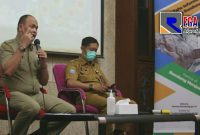 Kepala Dispora Kota Bandung (Edy Marwoto) didampingi Kabid Binfrasot (Sigit Iskandar), saat menjadi narasumber Bandung Menjawab, di Auditorium Balai Kota Bandung. 