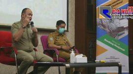 Kepala Dispora Kota Bandung (Edy Marwoto) didampingi Kabid Binfrasot (Sigit Iskandar), saat menjadi narasumber Bandung Menjawab, di Auditorium Balai Kota Bandung. 