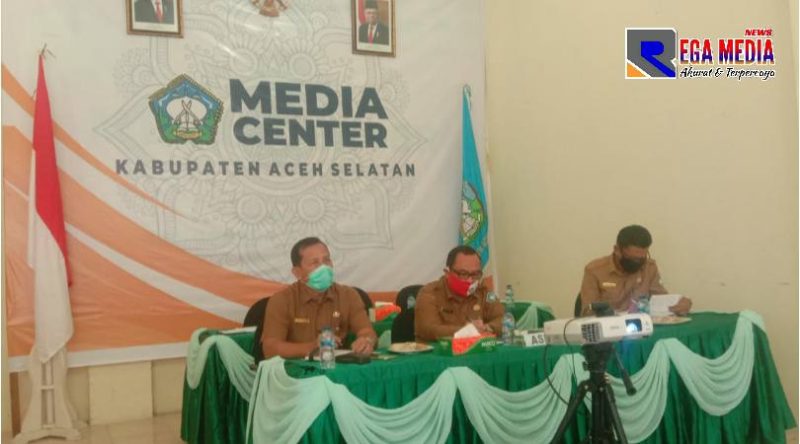 Pemkab Aceh Selatan saat menerima penghargaan secara daring dari Kementerian Keuangan.
