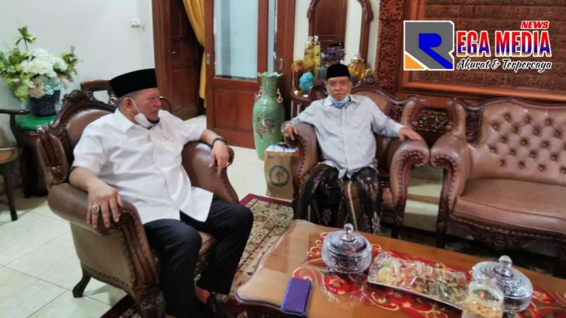 Foto : LaNyalla Mahmud Mattalitti dan Ketum PBNU Prof. Dr. KH. Said Aqil Siraj