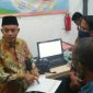 Anggota Komisi II DPRD Kab.Sampang (Alan Kaisan) saat sidak ke kantor Cabang Bank BNI Sampang.
