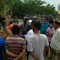 Hakim Pengadilan Negeri (PN) Sampang saat gelar sidang pemeriksaan setempat (descente) terkait sengketa tanah percaton di Desa Bira Tengah. 